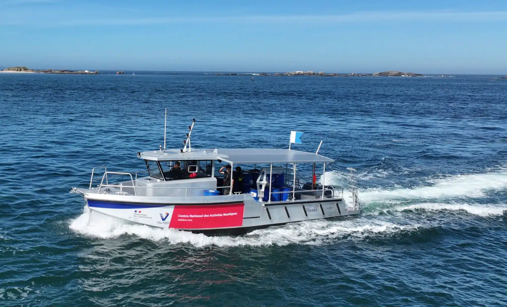 PIXSEA 1200 utilisé par le Campus du Valabre pour la formation des sapeurs-pompiers en milieu maritime