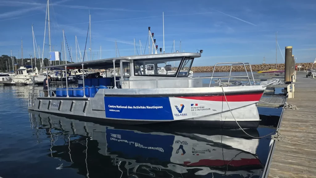 Bateau aluminium PIXSEA 1200 lors d'un exercice de formation en mer du Campus du Valabre