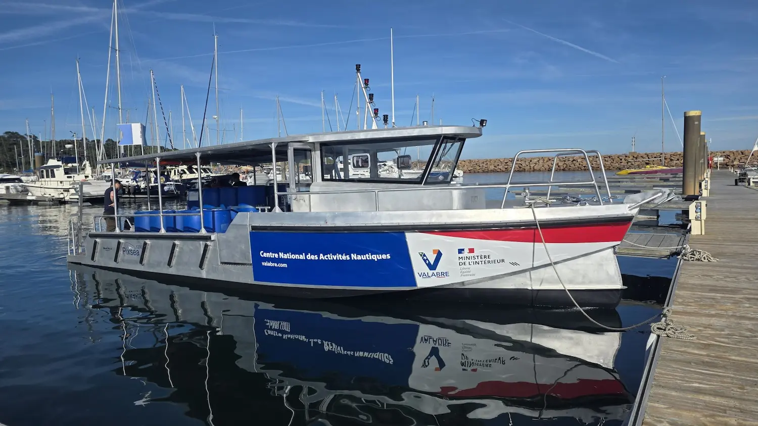 Bateau aluminium PIXSEA 1200 lors d'un exercice de formation en mer du Campus du Valabre